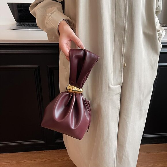 Versatile Burgundy Vegan Leather Wristlet with Gold Zip - Ideal for Everyday - Picture 3 of 6